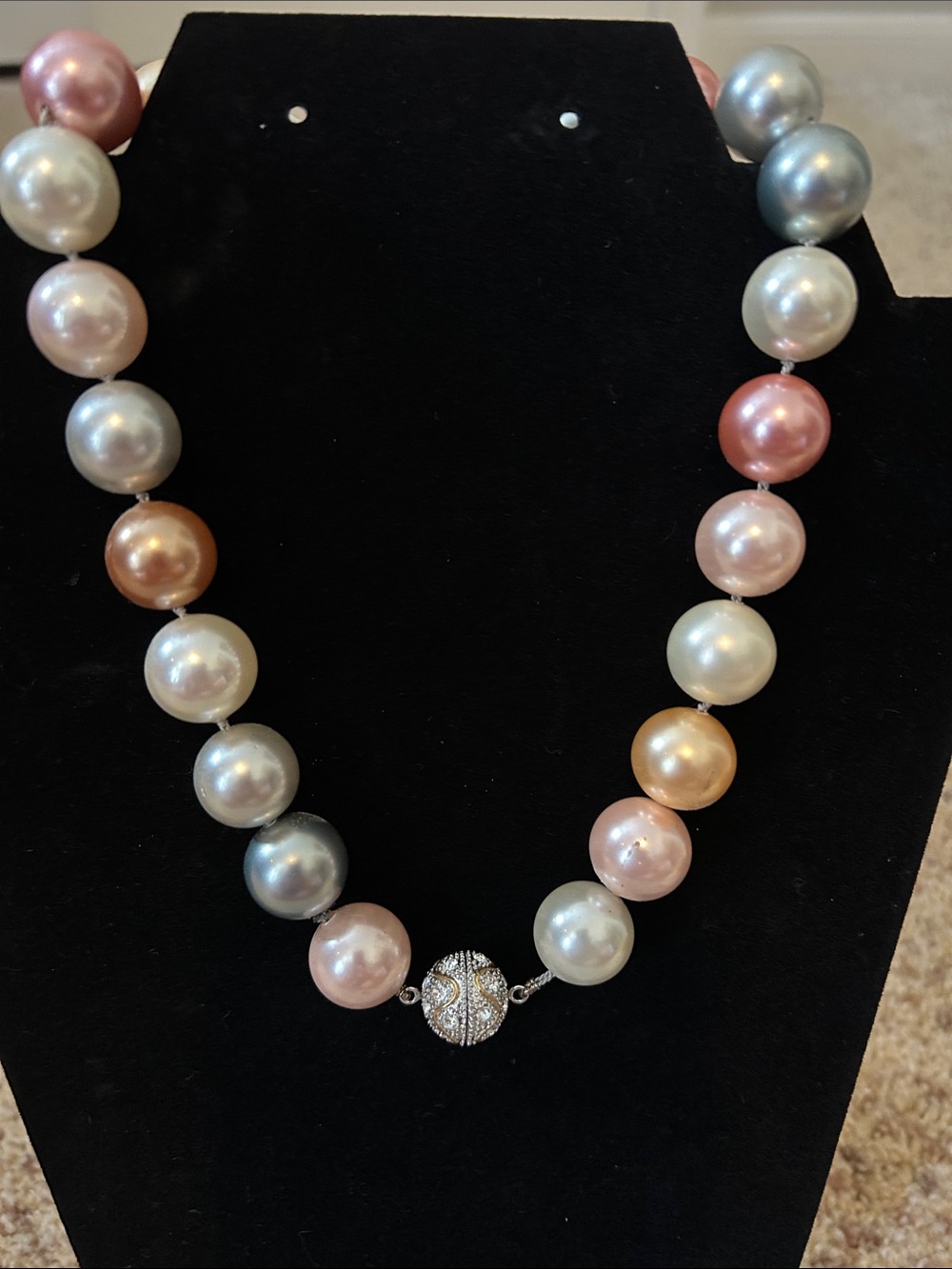 Source Unknown Multicolor Pearl Necklace with Rhinestone Clasp